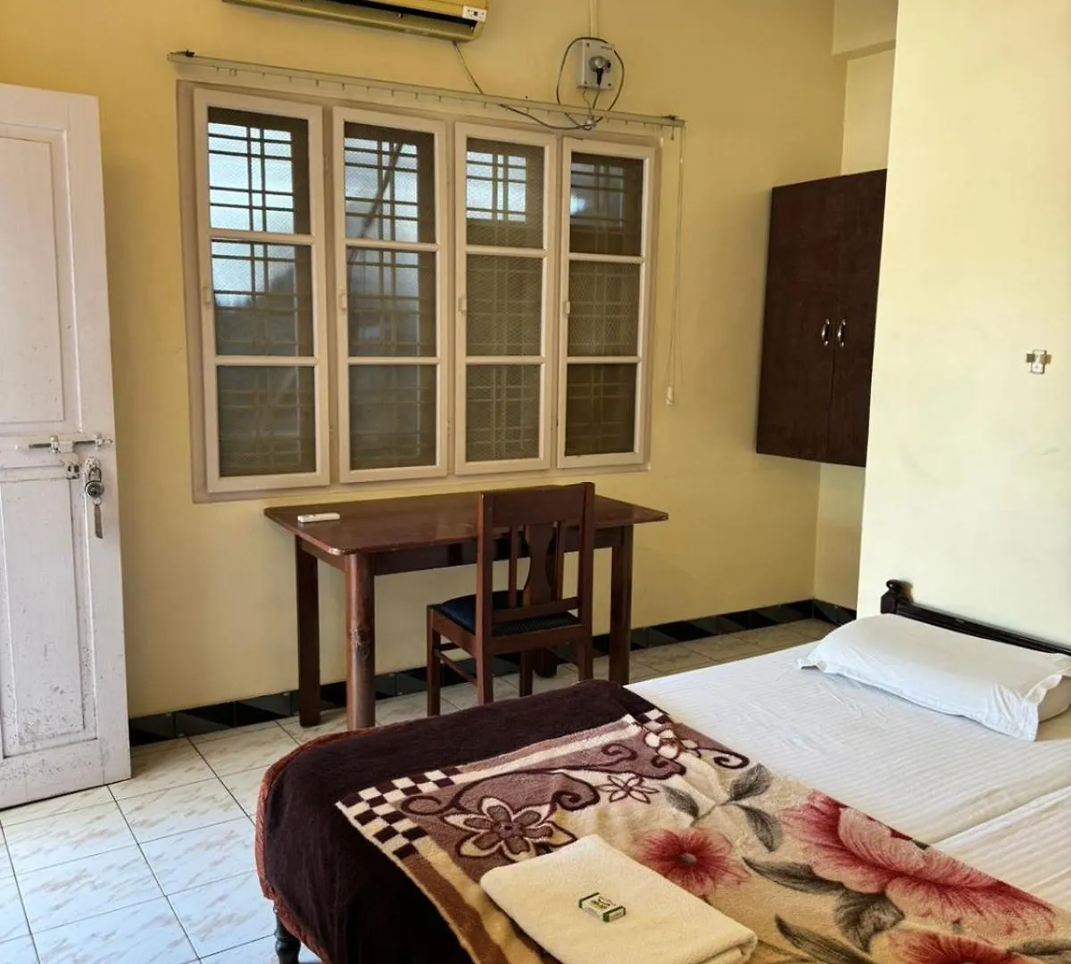 Lodge Aambal Residency Villa Kochi