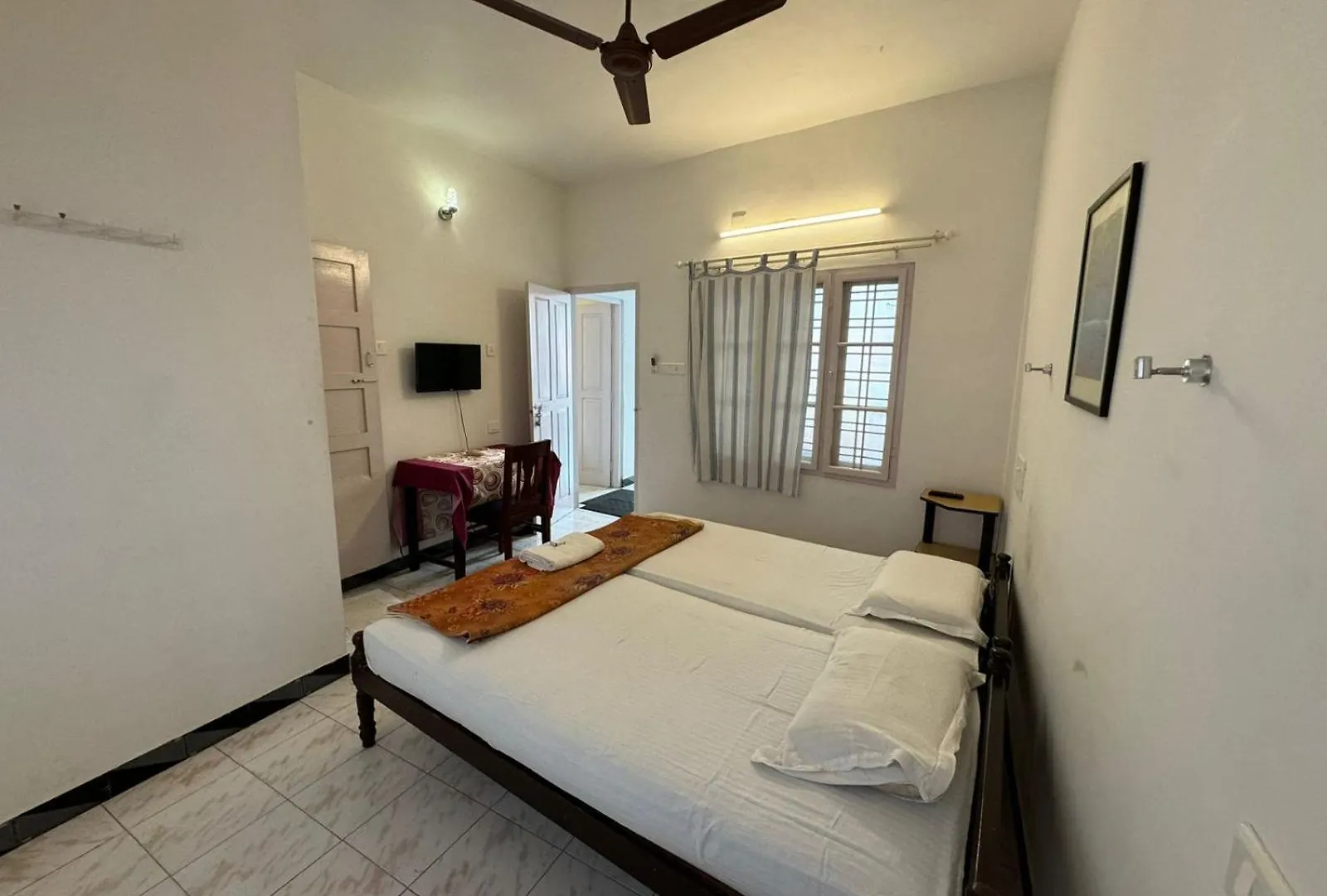 Aambal Residency Villa Kochi Lodge