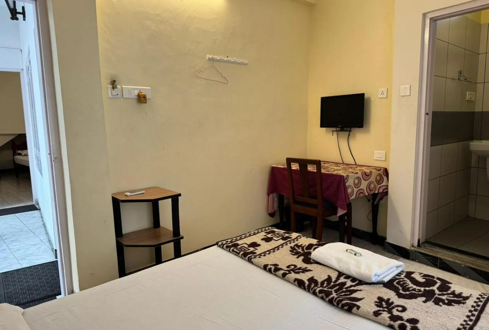 Aambal Residency Villa Kochi Lodge